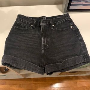 Urban Outfitters BDG mom high rise black denim shorts size 26